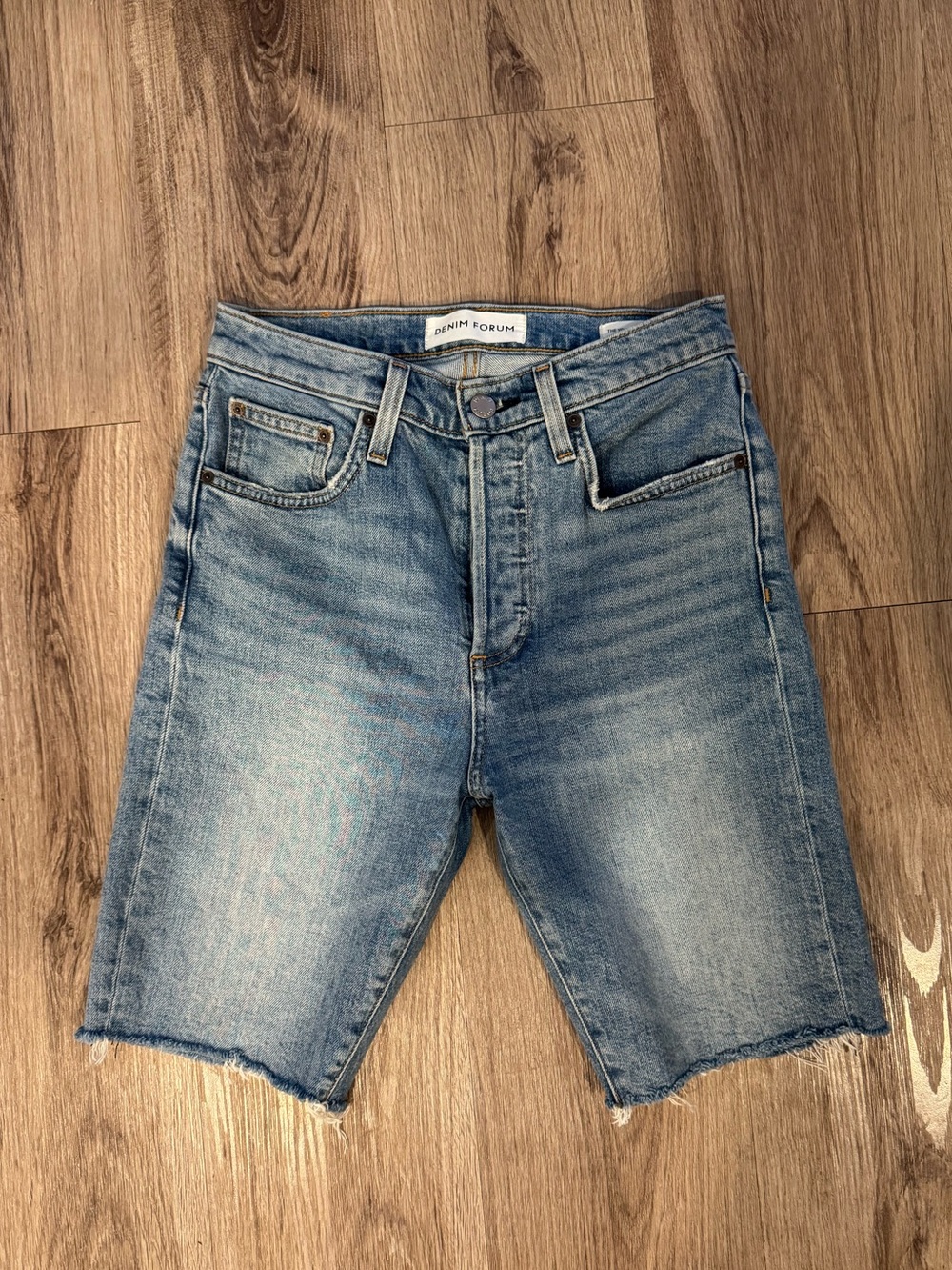 Aritzia Denim Forum Yoko Bermuda Shorts High Rise Raw Hem Size 26